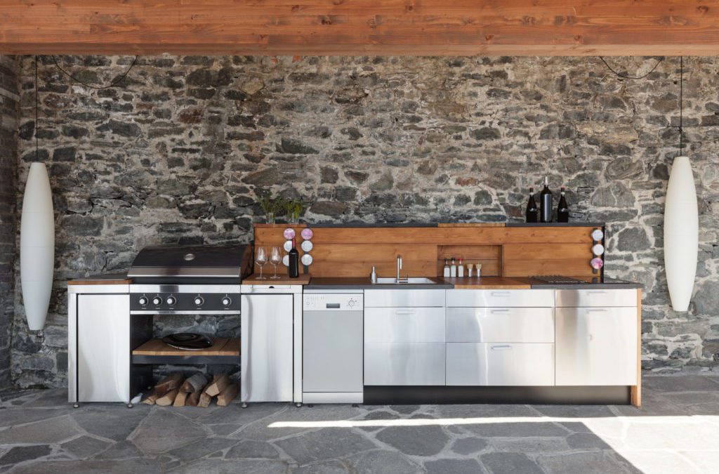 10 Types of Outdoor Kitchens