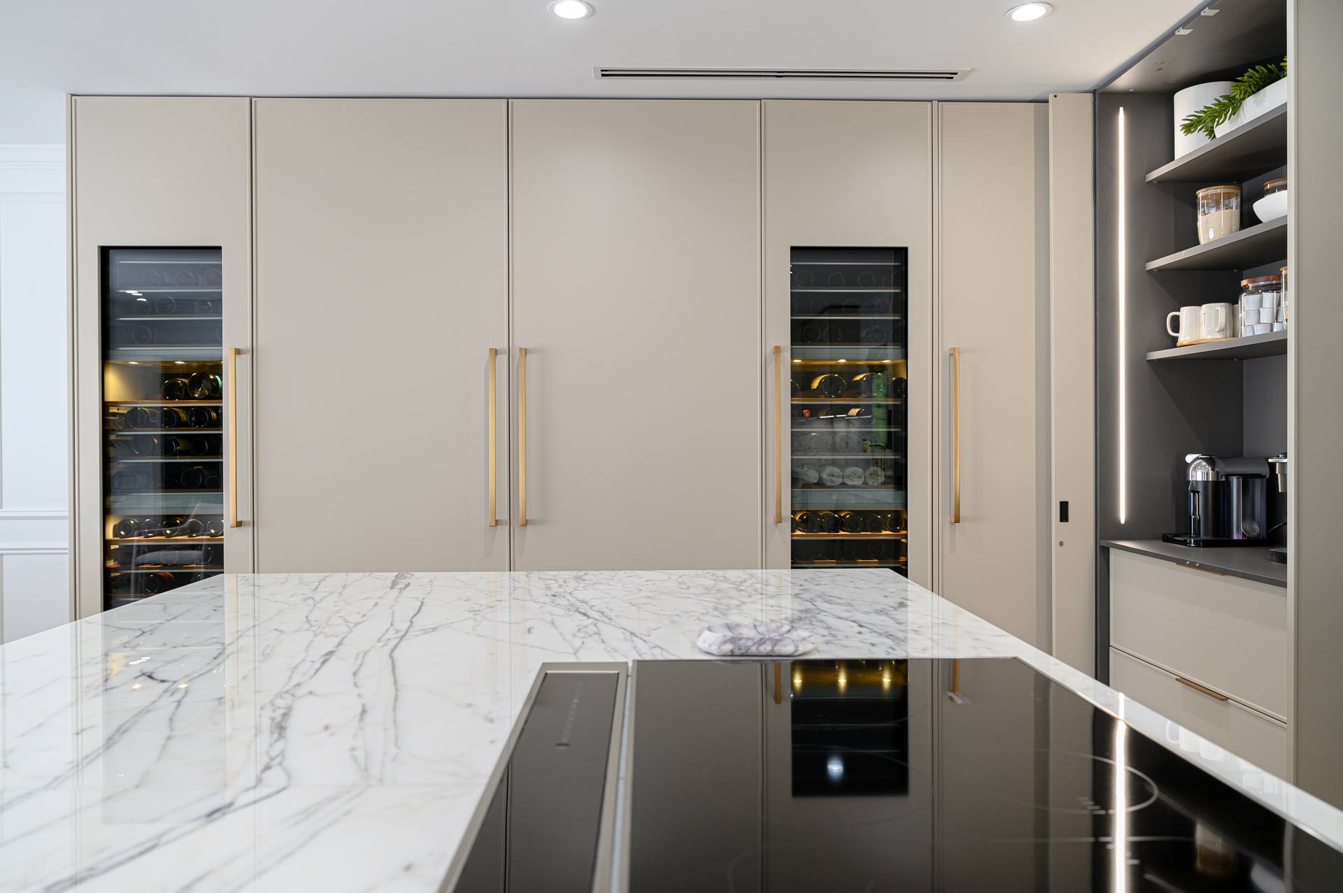 extravagant bespoke kitchen cabinets